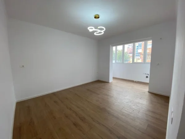 Tirane, shitet apartament 2+1+Ballkon Kati 4, 63 m² 169.000 € 
