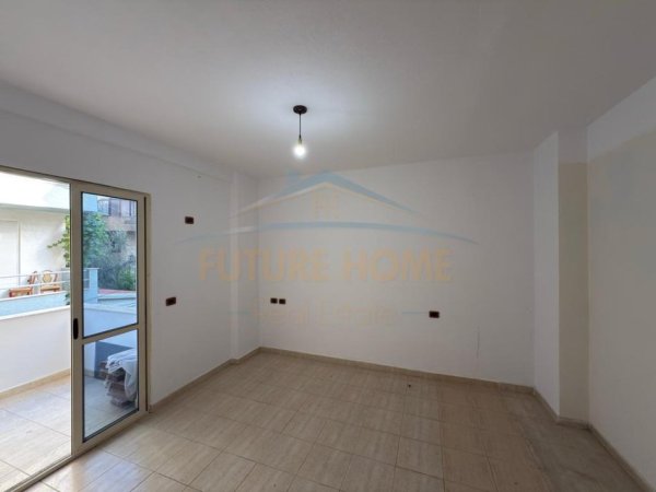 Tirane, shitet apartament 3+1+Ballkon , 102 m² 175.000 € 