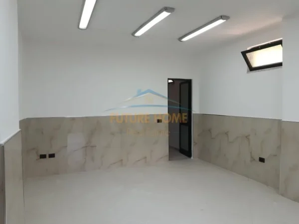 Tirane, jepet me qera ambjent biznesi Kati -1, 35 m² 400 € (Rruga e Bogdaneve)