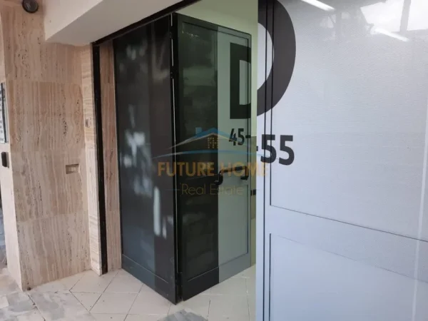 Tirane, jepet me qera ambjent biznesi Kati -1, 35 m² 400 € (Rruga e Bogdaneve)