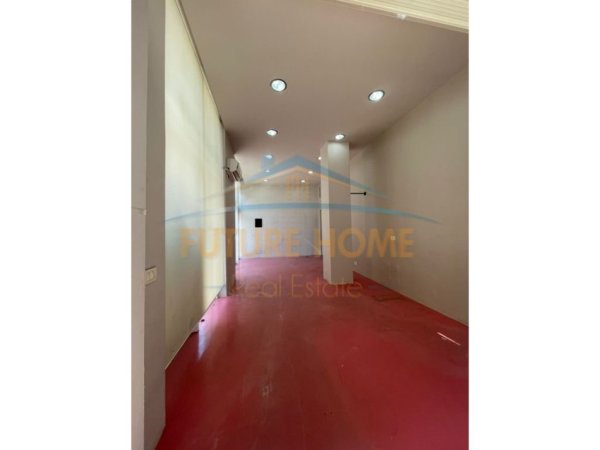 Tirane, jepet me qera ambjent biznesi Kati 0, 32 m² 650 € (MYSLYM SHYRI)