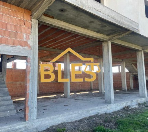 Tirane, shitet shtepi 2 Katshe , 1.000 m² 160.000 € (Rruga Kastrriotet)