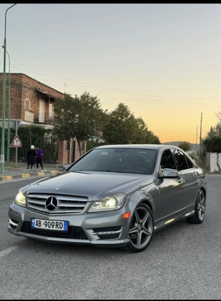 Shqiperi, shes makine OKAZION MERCEDEZ-BENZ C CLASSE 2500 BENZIN-GAS Benzin+Gaz, gri e erret automatik Kondicioner 25.000 km 8.700 €