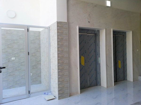 Tirane, jepet me qera apartament 1+1 Kati 3, 68 m² 520 €