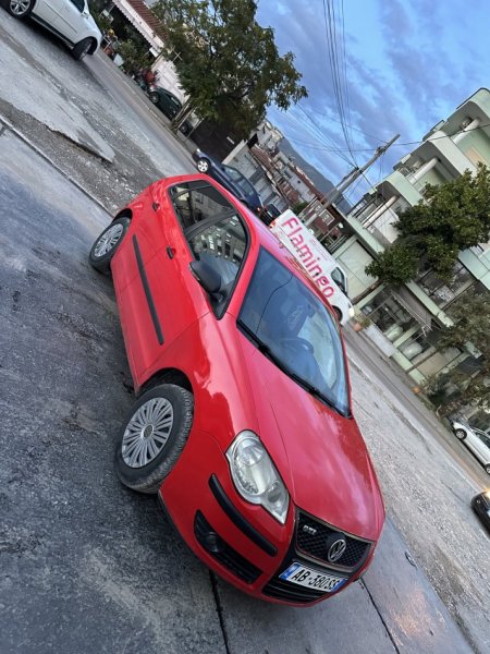 Elbasan, shitet makine VOLKSWAGEN POLO GTI OKAZION Benzin, e kuqe manuale Kondicioner 168.000 km 3.000 €