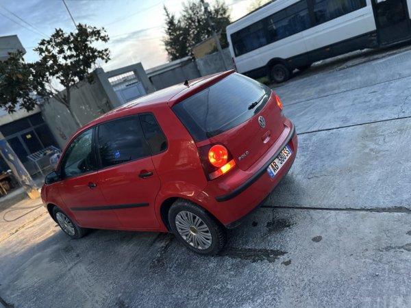 Elbasan, shitet makine VOLKSWAGEN POLO GTI OKAZION Benzin, e kuqe manuale Kondicioner 168.000 km 3.000 €