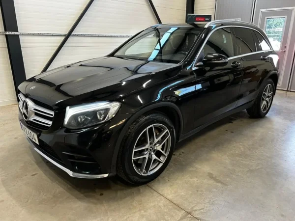 Tirane, shes SUV Mercedes Benz GLC 220CDI 4Matic Nafte, e zeze automatik Klima 160 km 28.900 €