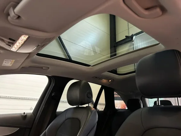 Tirane, shes SUV Mercedes Benz GLC 220CDI 4Matic Nafte, e zeze automatik Klima 160 km 28.900 €