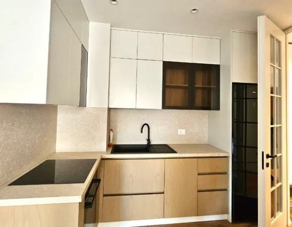 APARTAMENT  ME QIRA 2+1+POST PARKIMI 1.300 € RR.DURRESIT