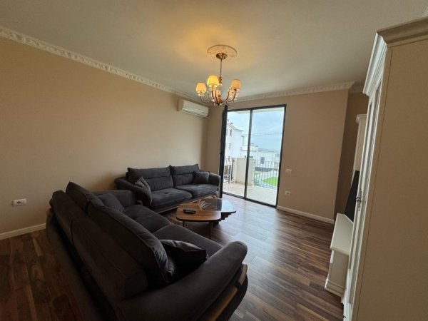 Tirane, jepet me qera apartament 2+1+Ballkon , 124 m² 1.000 € (Kopshti Zoologjik, Prane Vet Hospital)