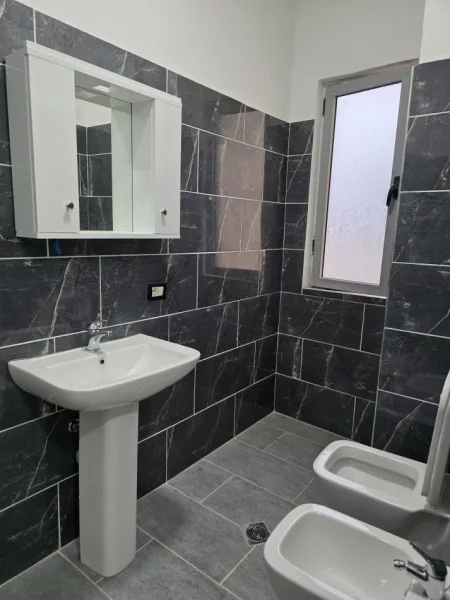 Lezhe, shitet apartament 2+1 Kati 7, 87 m² 75.001 € (Lagje Beslidhja, mbas Katedrales)