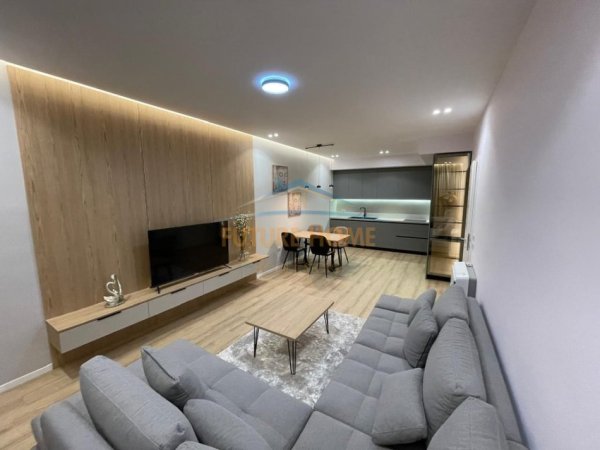 Tirane, jepet me qera apartament 2+1+Aneks+Ballkon , 125 m² 1.500 € (Liqeni Thate, prane Hotel Radisson)
