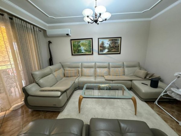 Tirane, shitet apartament 3+1+Ballkon Kati 3, 146 m² 290.000 € (BRRYLI)