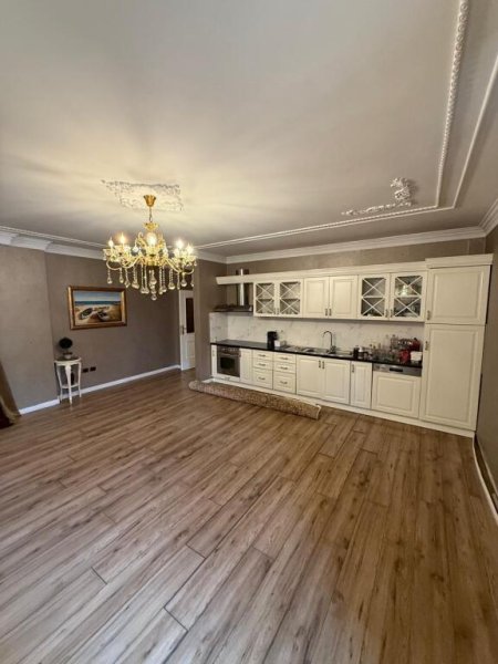 Shitet apartament 2+1+2 365.000 € (Blloku)