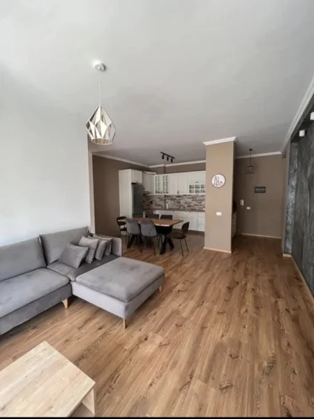 Tirane, jepet me qera apartament 2+1 Kati 3, 90 m² 900 € (KOPSHTI BOTANIK)