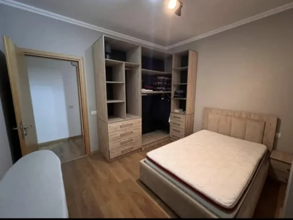 Tirane, jepet me qera apartament 2+1 Kati 3, 90 m² 900 € (KOPSHTI BOTANIK)