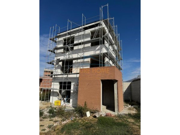 Tirane, shitet Vile Individuale 388m2, 1.100.000 € (Piccadilly Residence)