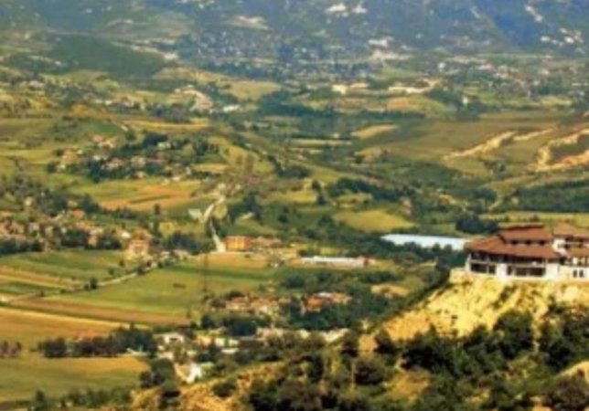 Tirane, shitet truall , 700 m² 49.000 € (Mullet)