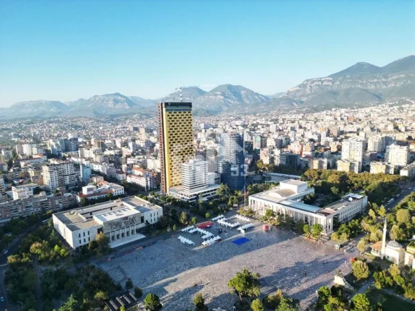 Tirane, jepet me qera zyre Kati 2, 108 m² 1.500 € (Qender, Plazza)