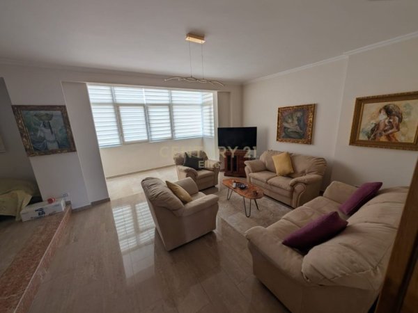 Tirane, shes apartament 2+1 Kati 9, 110 m² 270.000 € (Rruga e Barrikadave)