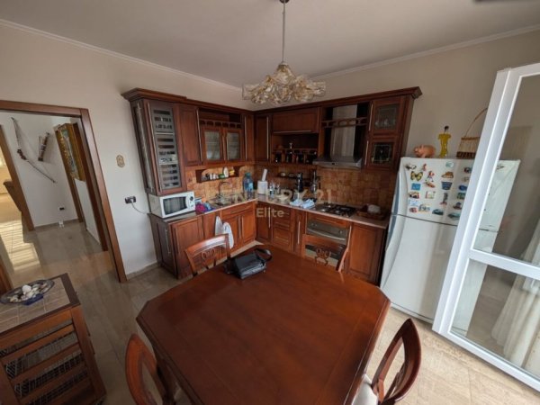 Tirane, shes apartament 2+1 Kati 9, 110 m² 270.000 € (Rruga e Barrikadave)
