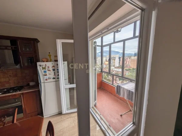 Tirane, shes apartament 2+1 Kati 9, 110 m² 270.000 € (Rruga e Barrikadave)