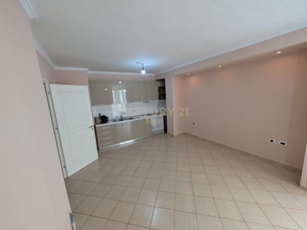 Tirane, shes apartament 2+1 Kati 4, 91 m² 128.000 € (Pallatet Cabej)