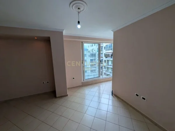 Tirane, shes apartament 2+1 Kati 4, 91 m² 128.000 € (Pallatet Cabej)