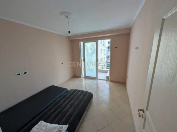 Tirane, shes apartament 2+1 Kati 4, 91 m² 128.000 € (Pallatet Cabej)