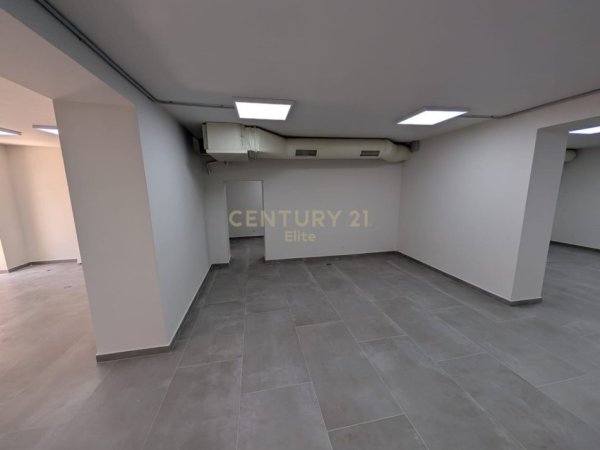 Tirane, shes ambjent biznesi Kati 0, 155 m² 455.000 € (Tirana e Re)