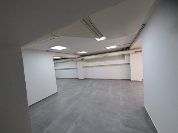 Tirane, shes ambjent biznesi Kati 0, 155 m² 455.000 € (Tirana e Re)