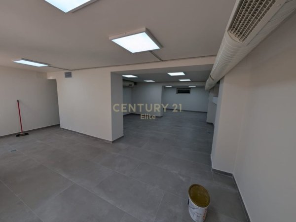 Tirane, shes ambjent biznesi Kati 0, 155 m² 455.000 € (Tirana e Re)