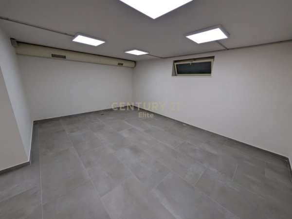 Tirane, shes ambjent biznesi Kati 0, 155 m² 455.000 € (Tirana e Re)