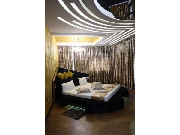 Tirane, shes hotel Kati 8, 2.400 m² 5.500.000 € (Rruga e Elbasanit)