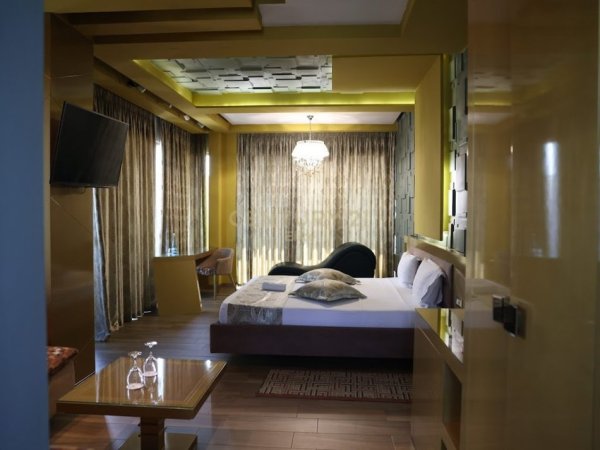 Tirane, shes hotel Kati 8, 2.400 m² 5.500.000 € (Rruga e Elbasanit)