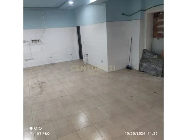 Tirane, shes ambjent biznesi Kati 0, 100 m² 85.000 € (Fresku)