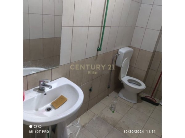 Tirane, shes ambjent biznesi Kati 0, 100 m² 85.000 € (Fresku)