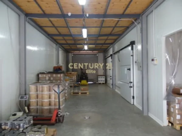 Tirane, shes ambjent biznesi Kati 3, 2.065 m² 750.000 € (Autostrada Tirane Durres)