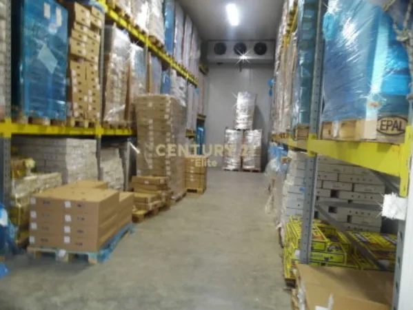 Tirane, shes ambjent biznesi Kati 3, 2.065 m² 750.000 € (Autostrada Tirane Durres)