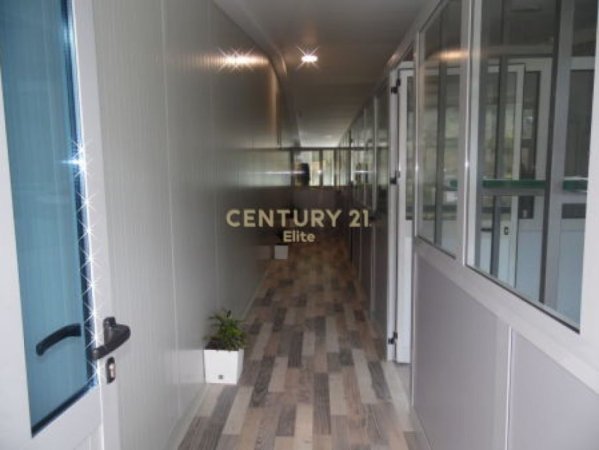 Tirane, shes ambjent biznesi Kati 3, 2.065 m² 750.000 € (Autostrada Tirane Durres)
