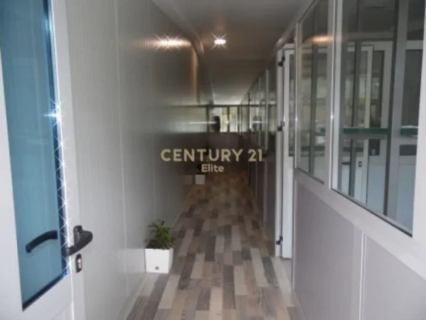 Tirane, shes ambjent biznesi Kati 3, 2.065 m² 750.000 € (Autostrada Tirane Durres)