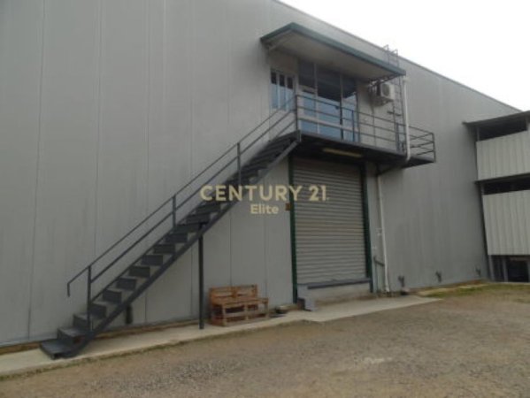 Tirane, shes ambjent biznesi Kati 3, 2.065 m² 750.000 € (Autostrada Tirane Durres)