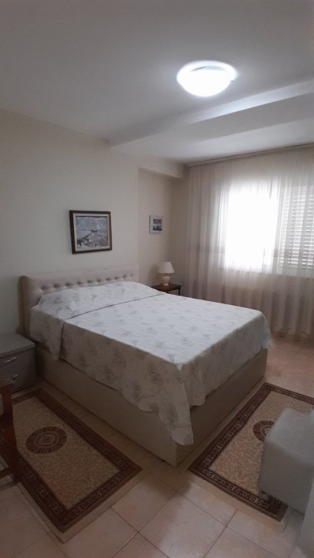 Tirane, jap me qera apartament 2+1+Aneks+Ballkon Kati 4, 121 m² 750 € (Sheshi willson prane shkolles Deshmoret e Lirise)