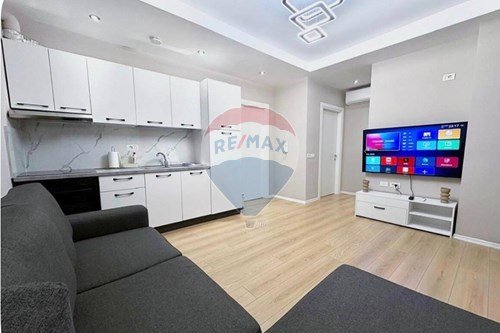 Tirane, jepet me qera apartament 2+1 Kati 1, 75 m² 900 € (rruga e dibres)