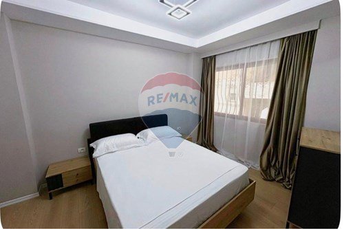 Tirane, jepet me qera apartament 2+1 Kati 1, 75 m² 900 € (rruga e dibres)