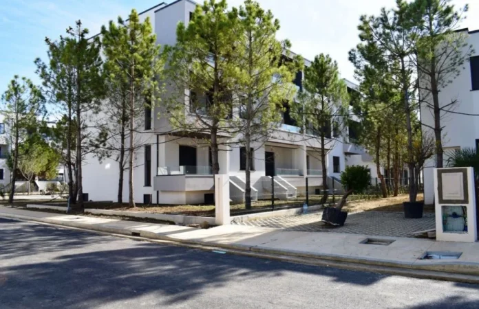 Gjiri Lalezit | Hamallaj, shitet Vile 2 Katshe , 220 m² 850.000 € (Valamar Residence, Gjiri Lalesit)