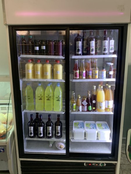 Tirane, Shiten frigorifer ne gjendje shume te mirë