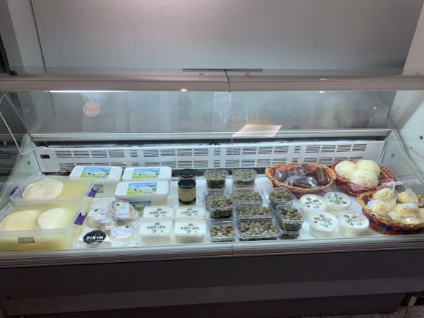 Tirane, Shiten frigorifer ne gjendje shume te mirë