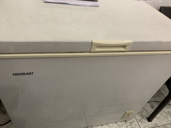 Tirane, Shiten frigorifer ne gjendje shume te mirë