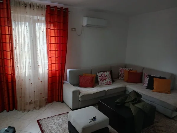 Tirane, jepet me qera apartament 2+1 Kati 4, 80 m² 650 € (Rruga e Kosovarve)